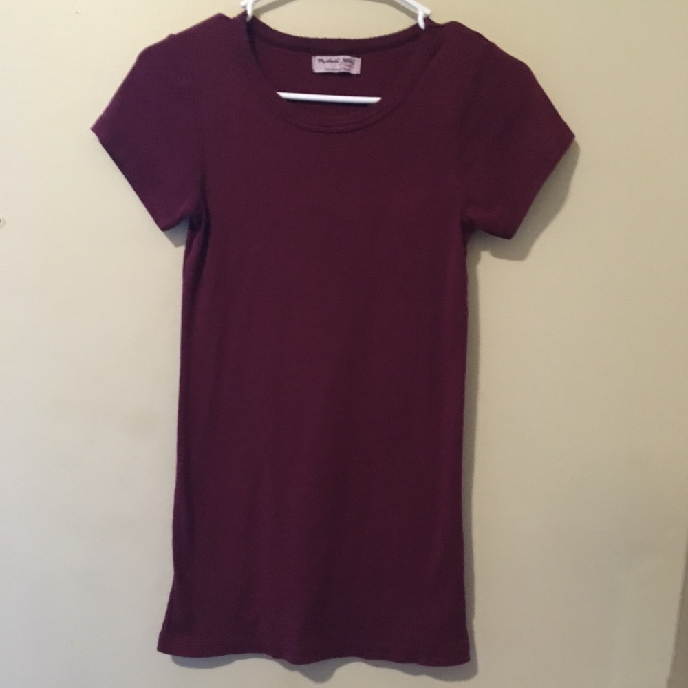 burgundy tee
